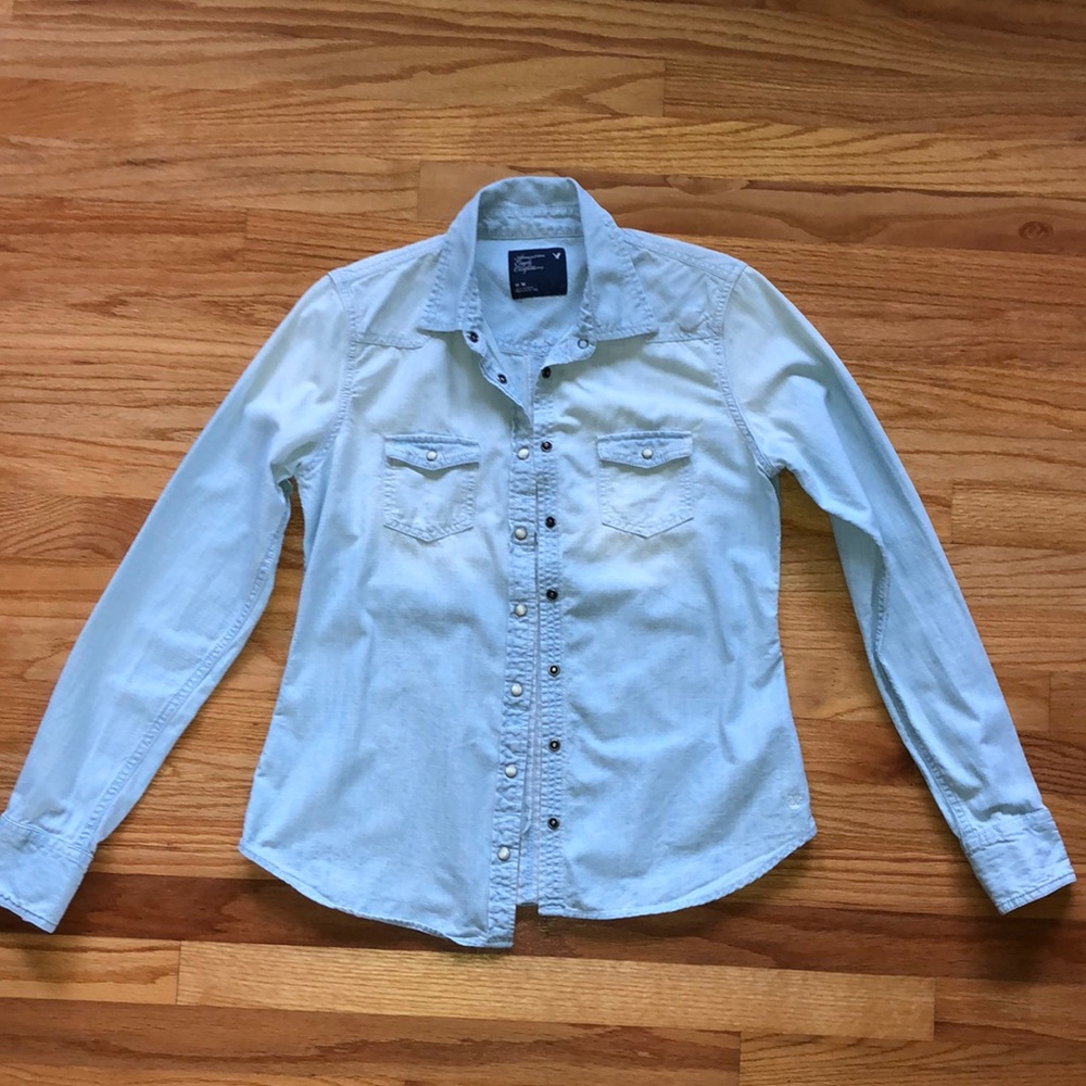 American Eagle Button Up